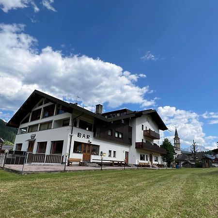 Hotel D'La Varda Di Topran D'Agata Paolo &C Sas Падола Екстериор снимка