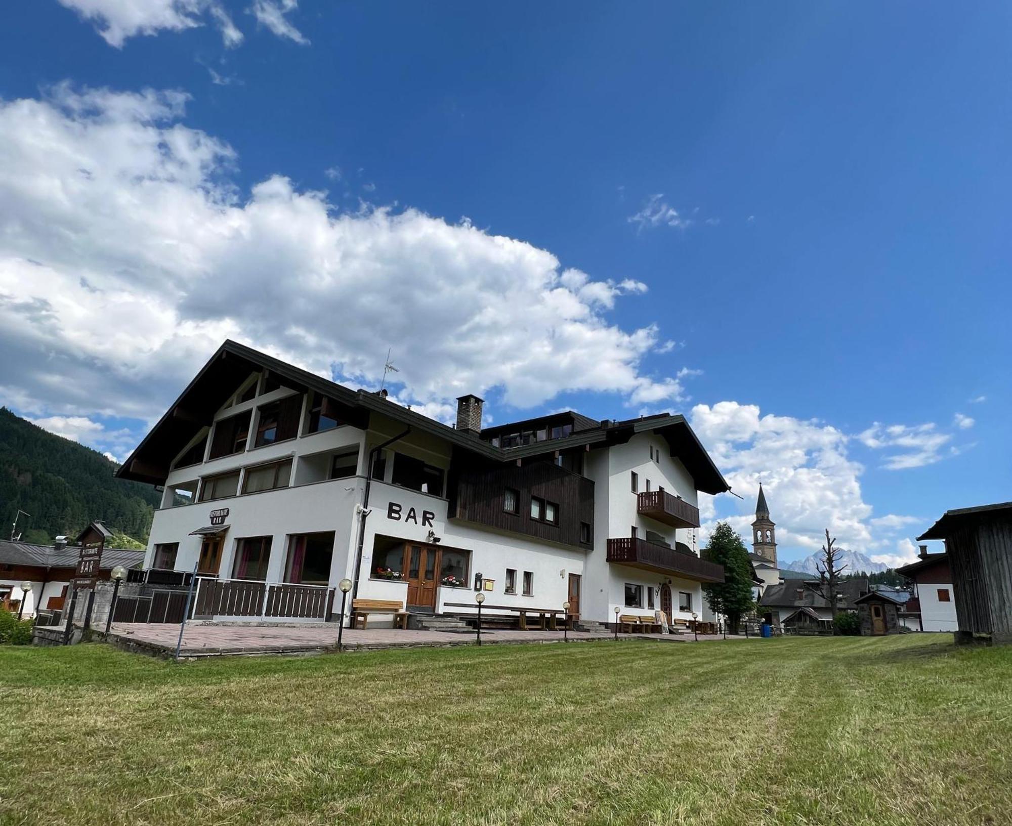 Hotel D'La Varda Di Topran D'Agata Paolo &C Sas Падола Екстериор снимка