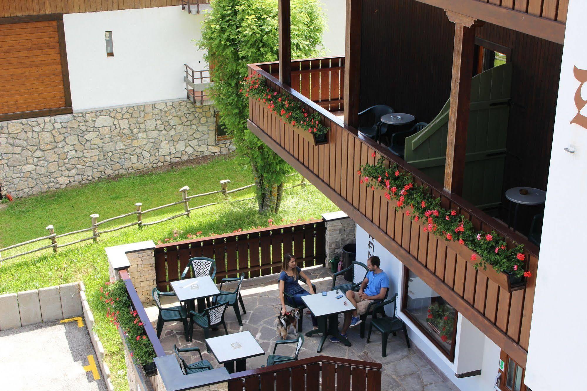 Hotel D'La Varda Di Topran D'Agata Paolo &C Sas Падола Екстериор снимка