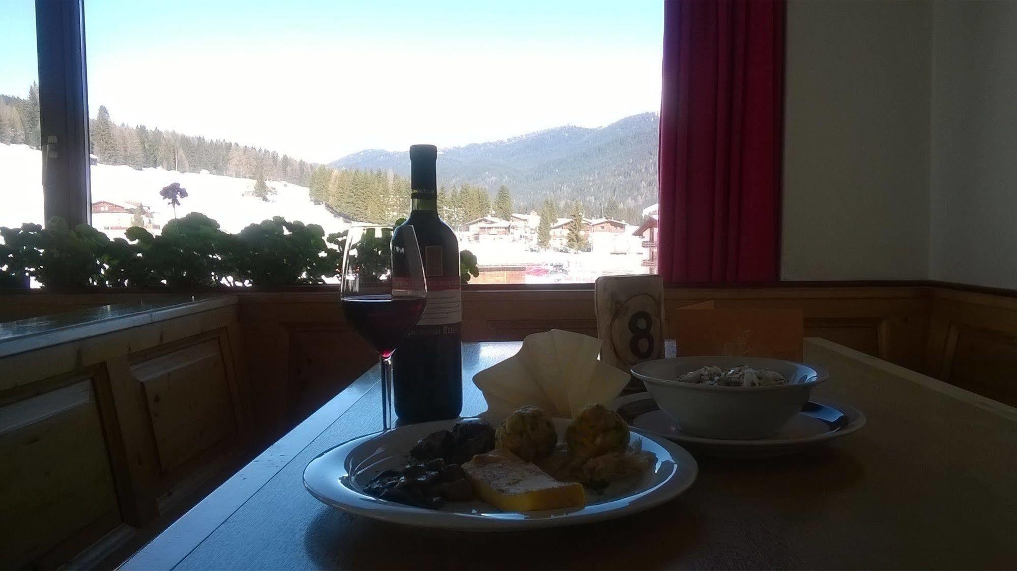 Hotel D'La Varda Di Topran D'Agata Paolo &C Sas Падола Екстериор снимка