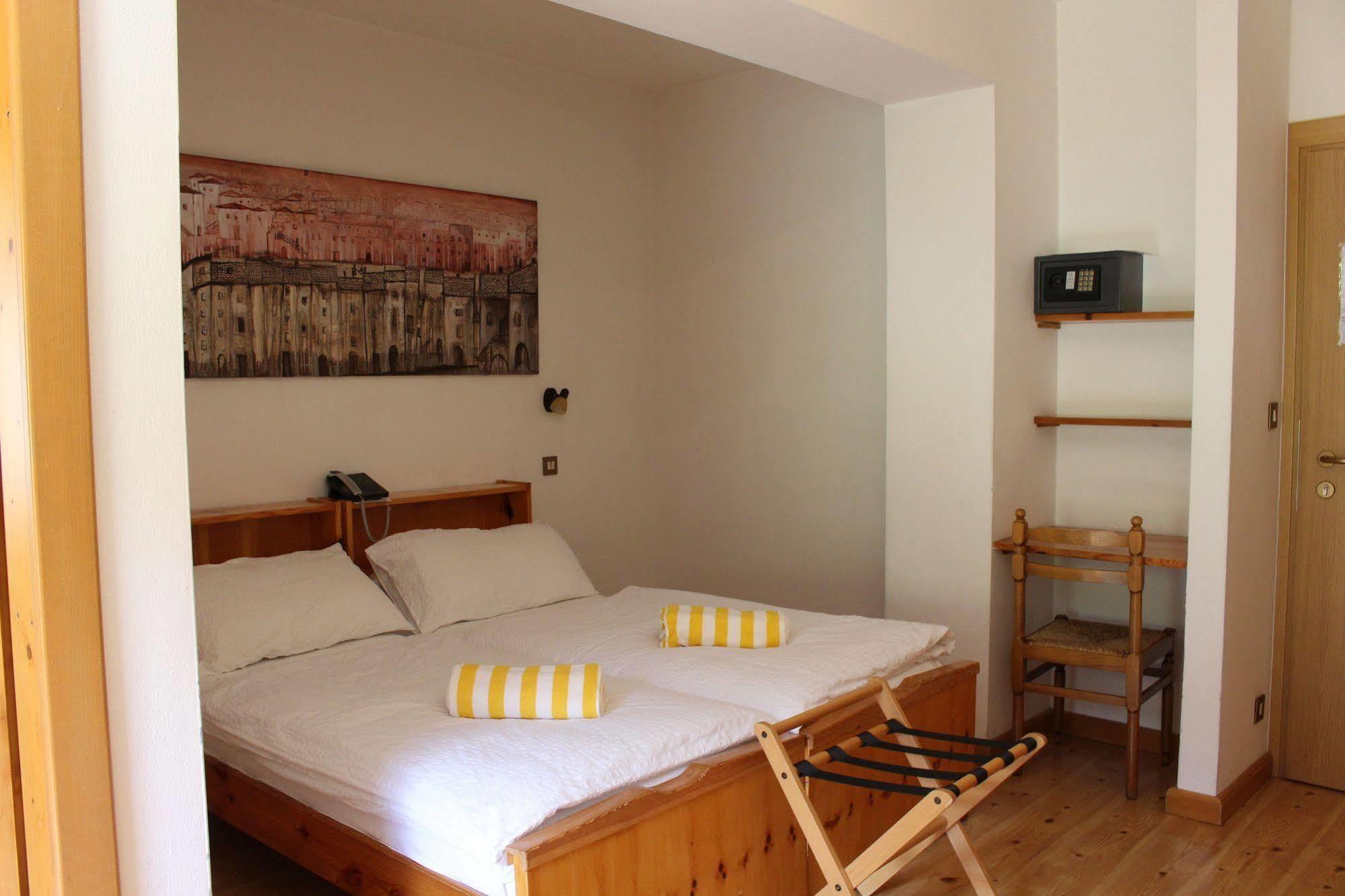 Hotel D'La Varda Di Topran D'Agata Paolo &C Sas Падола Екстериор снимка