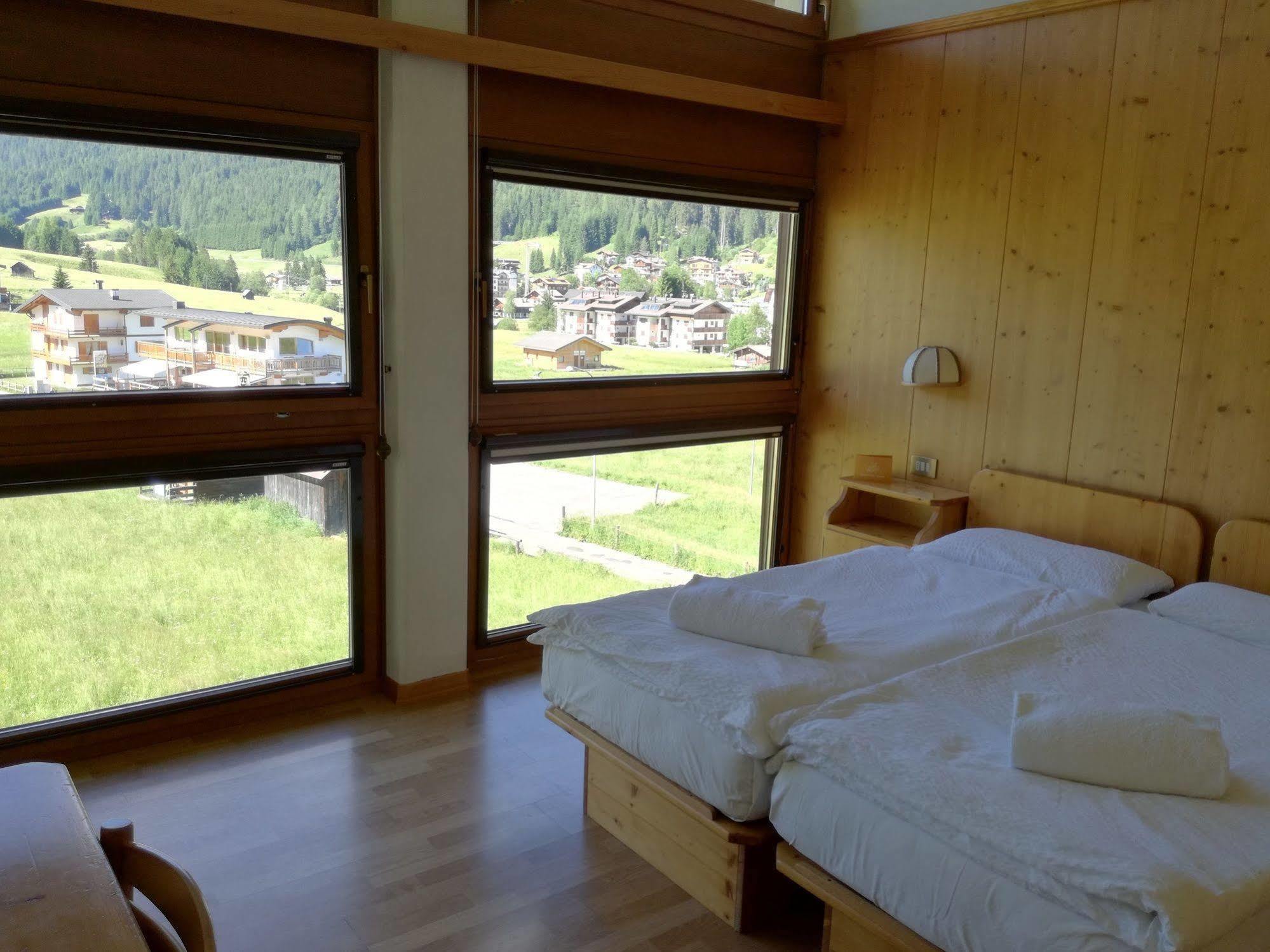Hotel D'La Varda Di Topran D'Agata Paolo &C Sas Падола Екстериор снимка