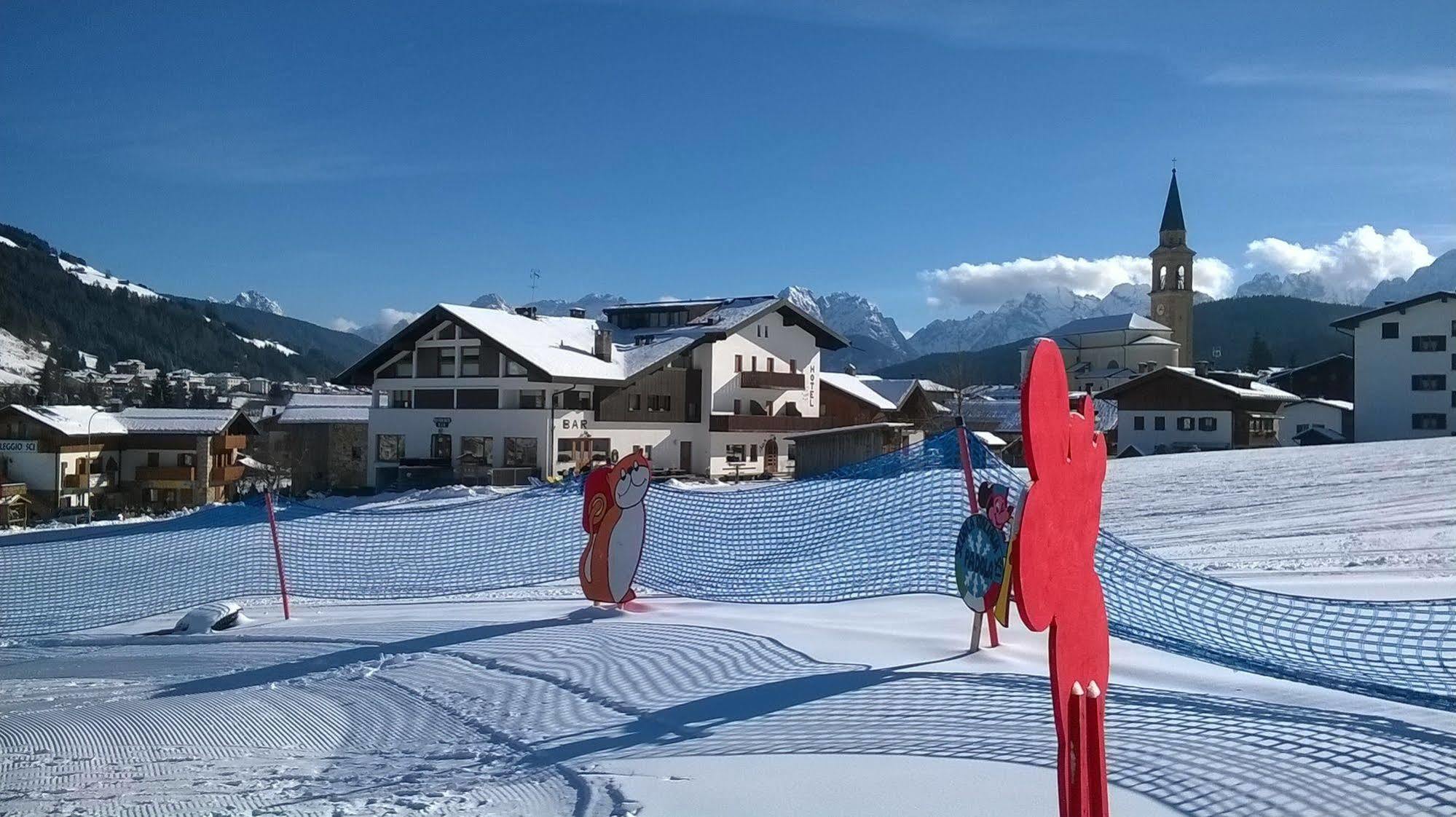 Hotel D'La Varda Di Topran D'Agata Paolo &C Sas Падола Екстериор снимка